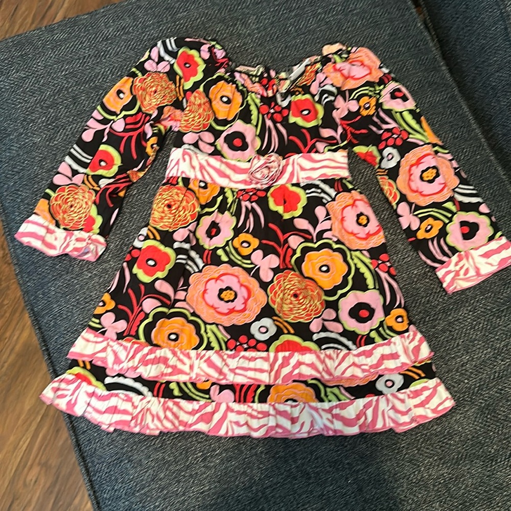Ann Loren/Jess Kidz Girl’s Dress 6 Black W/Vibrant Floral Pattern Cute Trim EUC